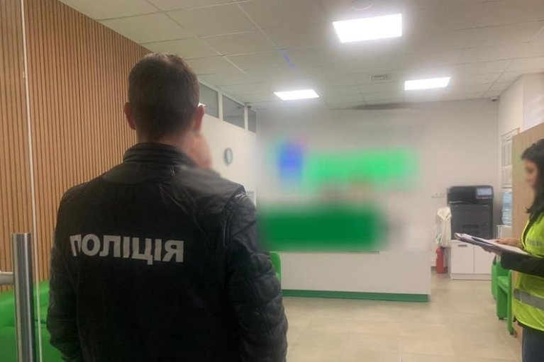 В Житомирі у лікарки, яка "допомагала" ухилянтам, вилучили 4,4 млн грн