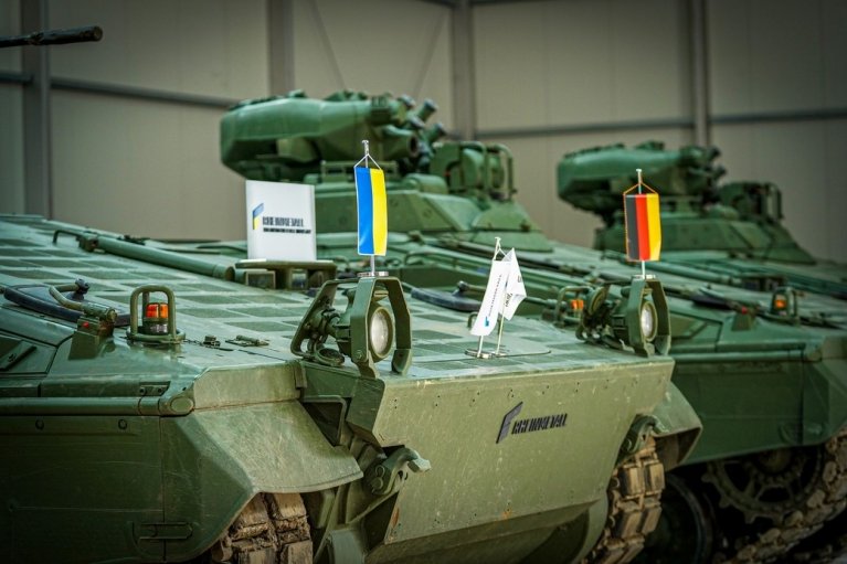 В Украине запустили первый совместный с Rheinmetall цех по ремонту и производству бронетехники