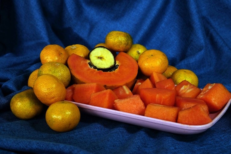 Защитят талию: названы 3 фрукта, которые можно есть без боязни набрать вес